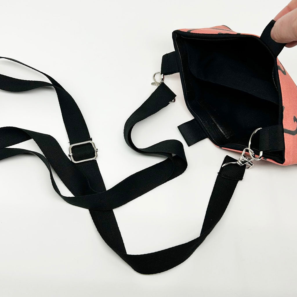 Lemur Crossbody