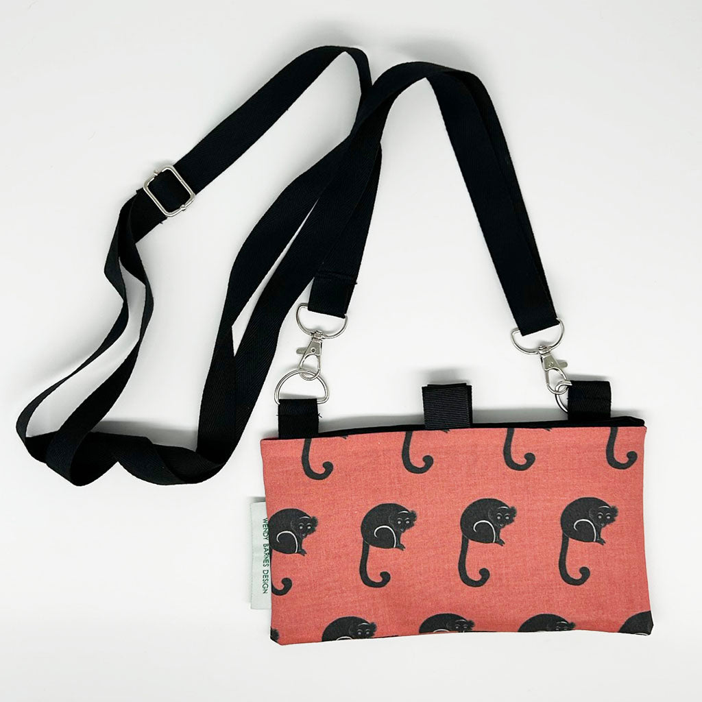 Lemur Crossbody